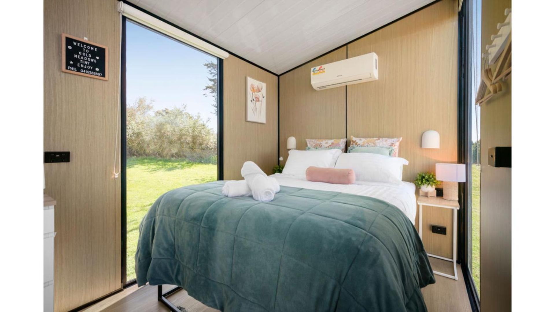 Gold Meadows By Tiny Away Holiday home Enfield