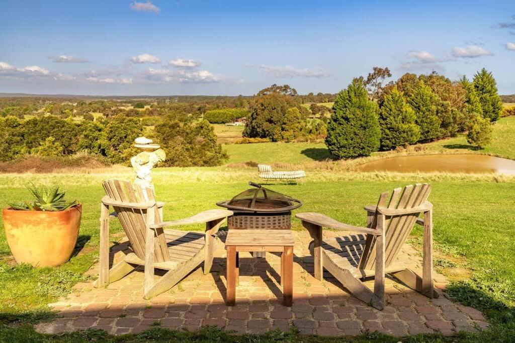 Gold Meadows By Tiny Away Holiday home Enfield